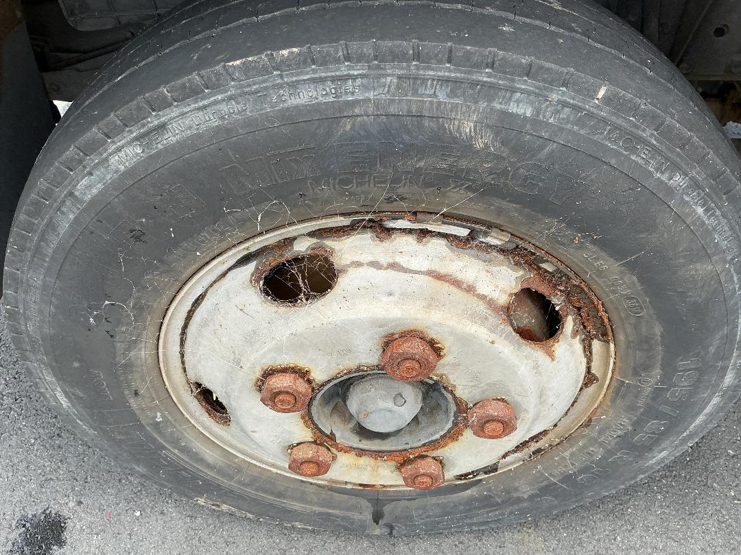 Photo '31' of Isuzu NKR 300S Tipper