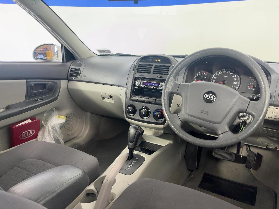 Photo '17' of KIA Cerato