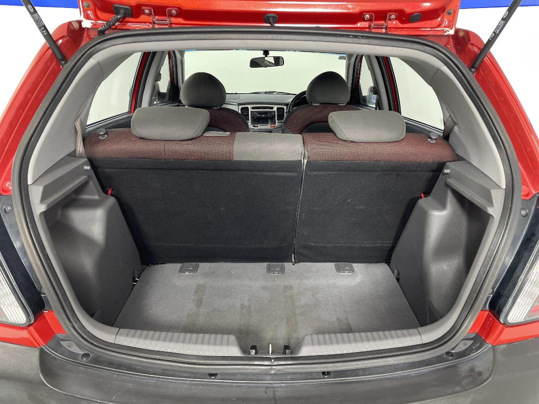 Photo '14' of KIA RIO