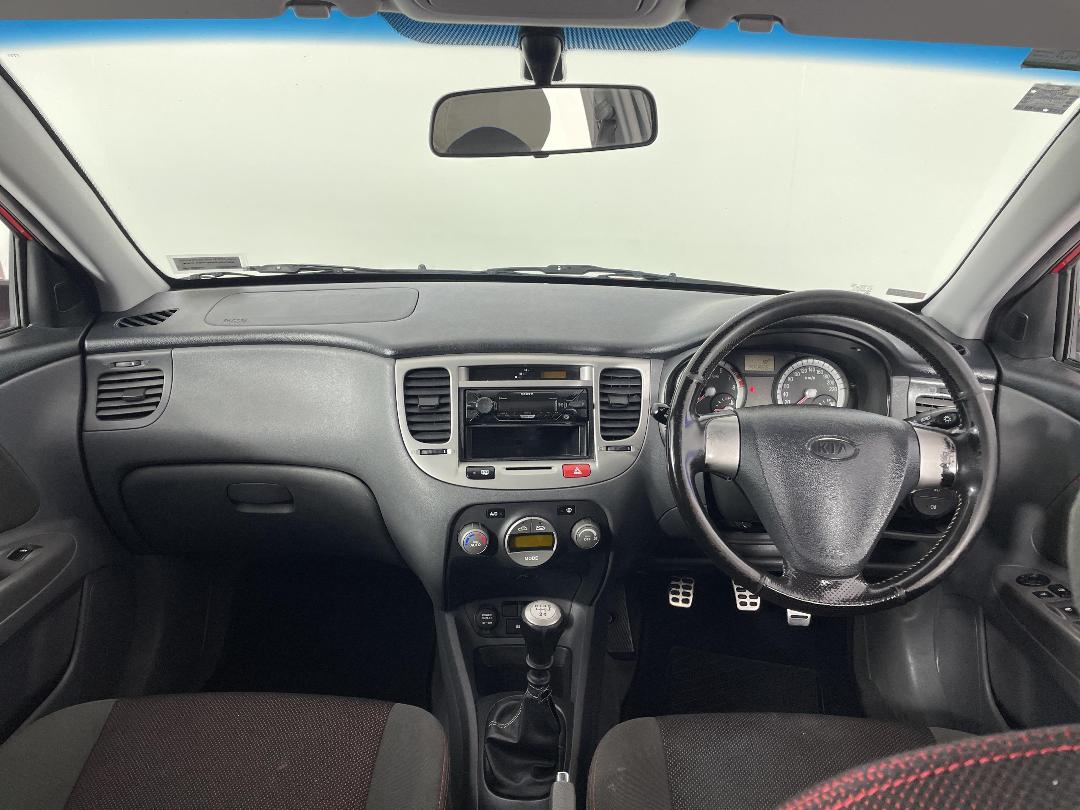 Photo '17' of KIA RIO