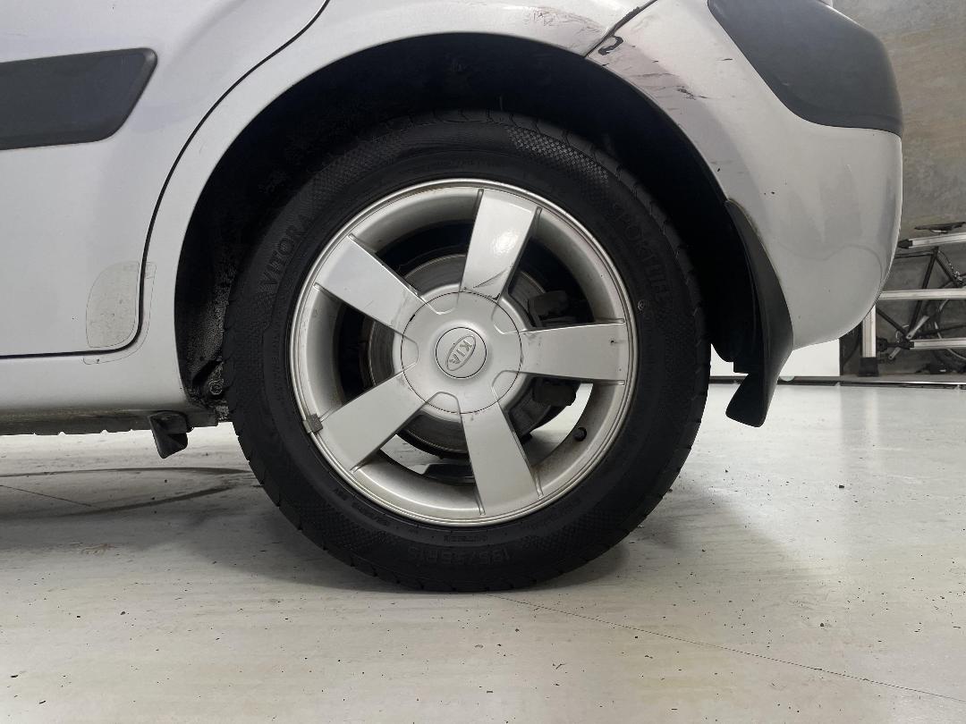 Photo '11' of KIA RIO Photo '11' of KIA RIO