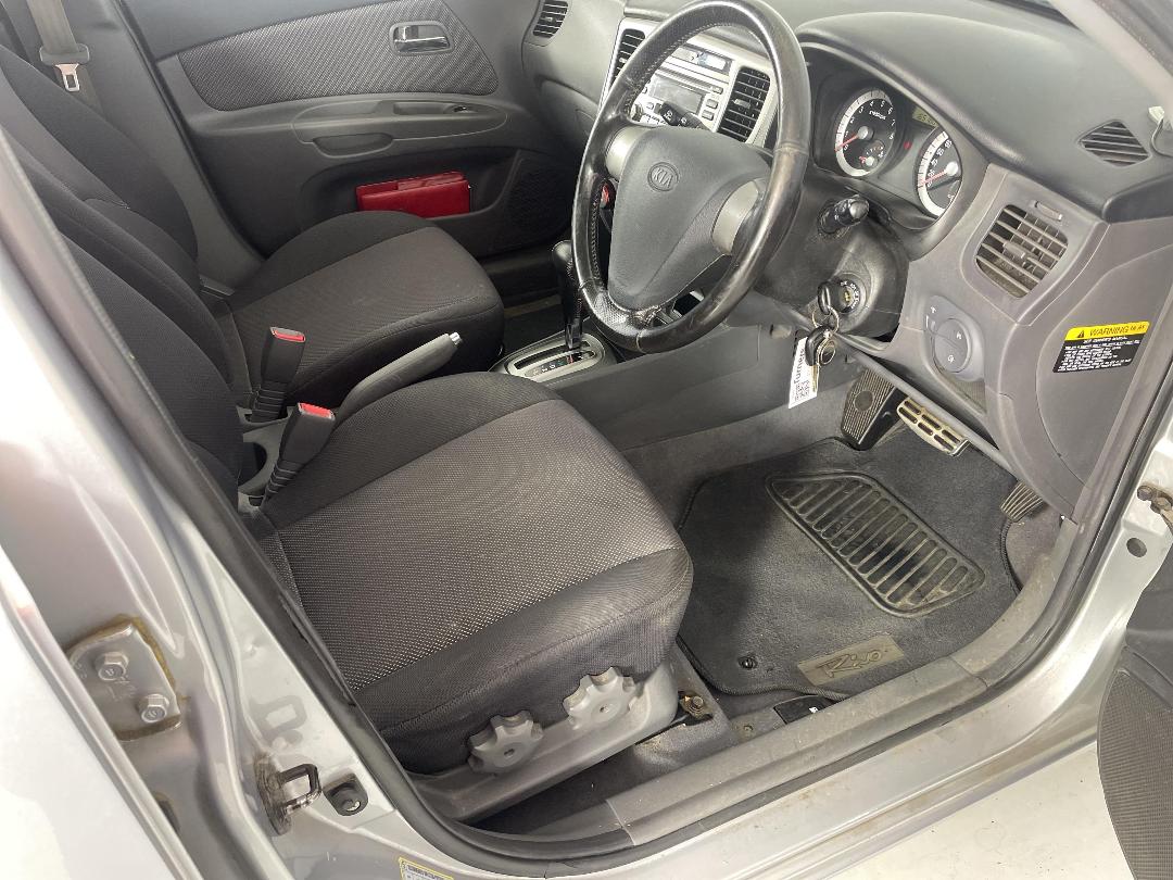 Photo '16' of KIA RIO Photo '16' of KIA RIO