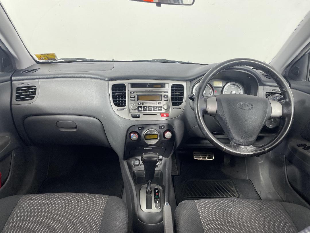 Photo '17' of KIA RIO Photo '17' of KIA RIO