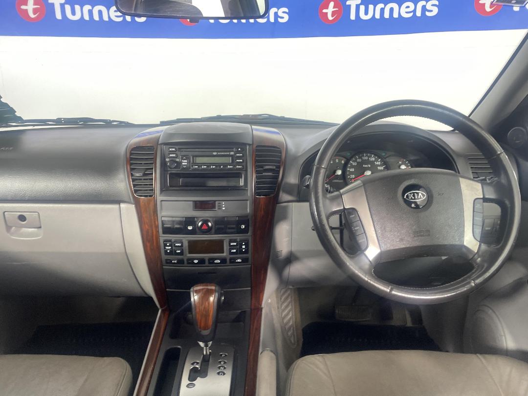 Photo '17' of KIA Sorento Photo '17' of KIA Sorento