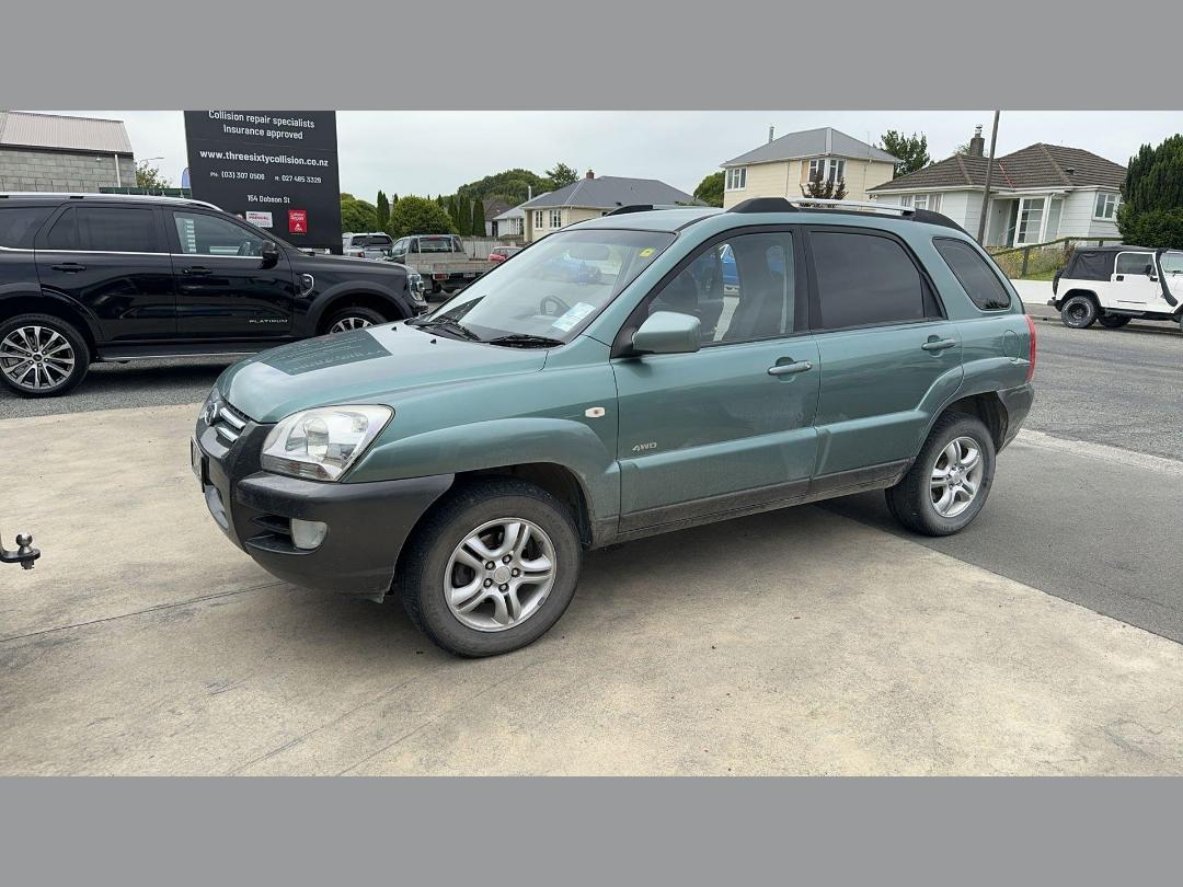 Damaged KIA Sportage 2006 in Christchurch – Bromley | at Turners ...