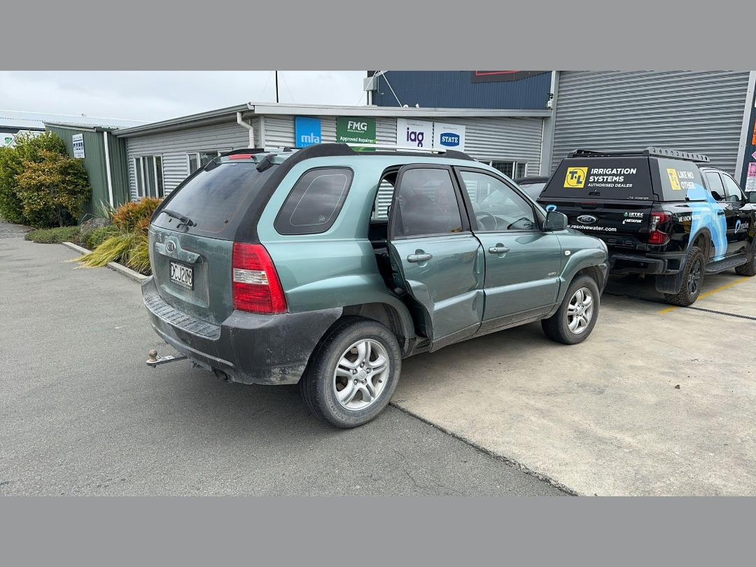 Damaged KIA Sportage 2006 in Christchurch – Bromley | at Turners ...