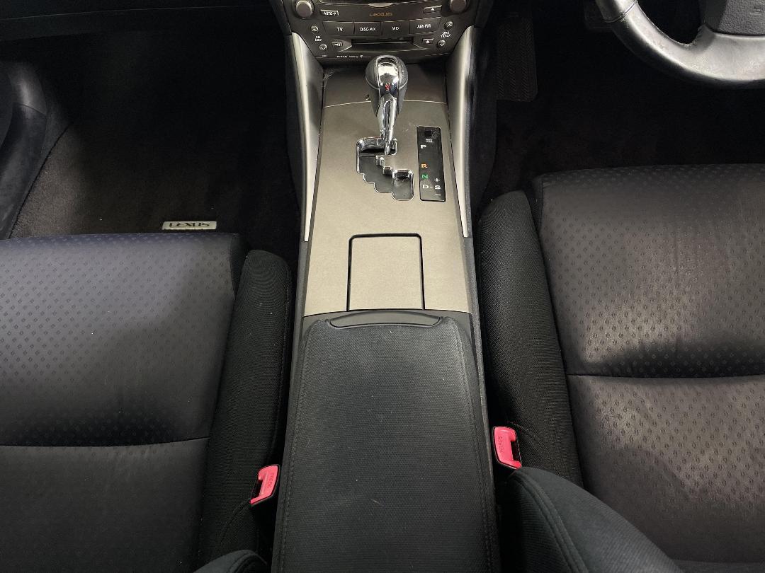 Photo '18' of Lexus IS250