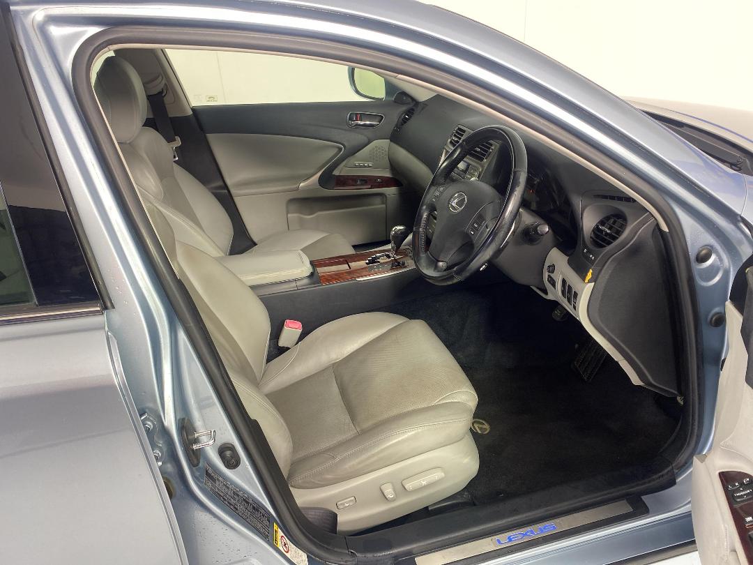 Photo '16' of Lexus IS250 Photo '16' of Lexus IS250