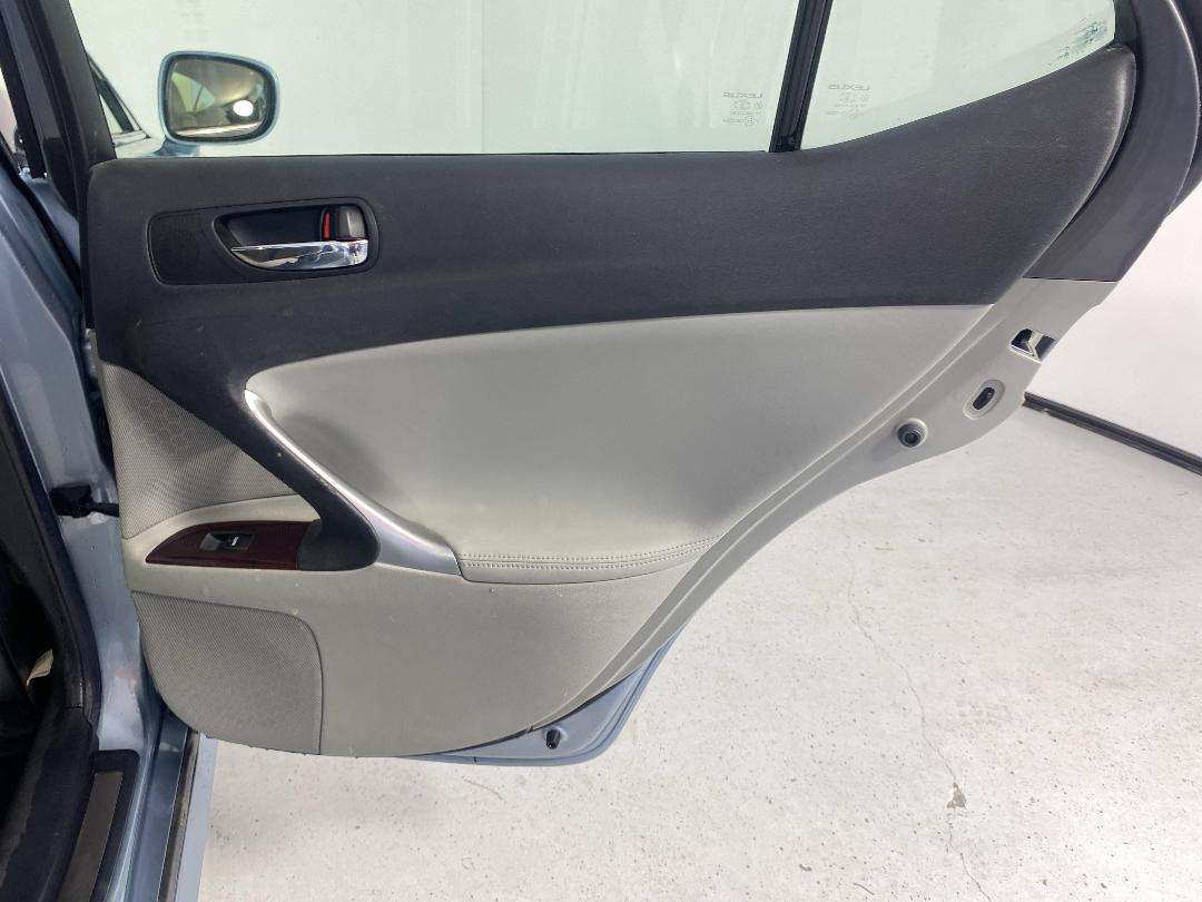 Photo '19' of Lexus IS250 Photo '19' of Lexus IS250