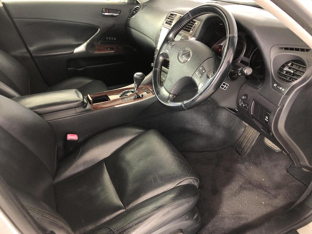 Photo '16' of Lexus IS350 Photo '16' of Lexus IS350