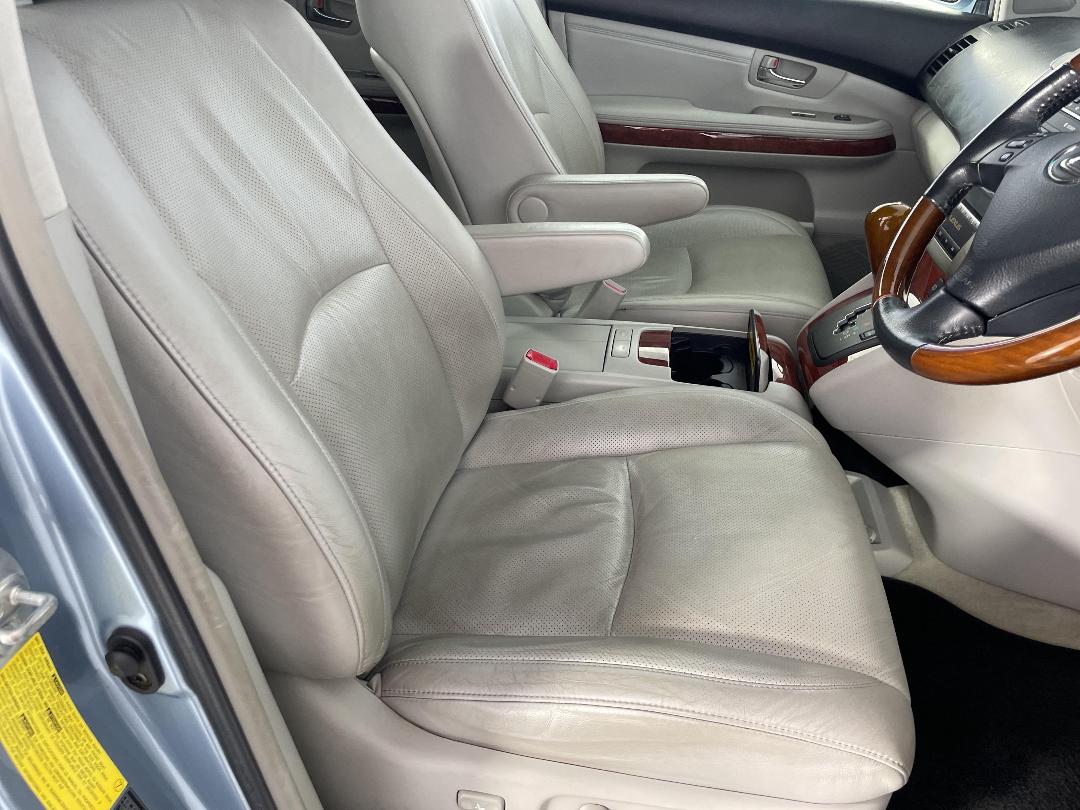 Photo '16' of Lexus RX350 Photo '16' of Lexus RX350