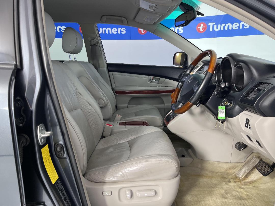 Photo '16' of Lexus RX350 Photo '16' of Lexus RX350