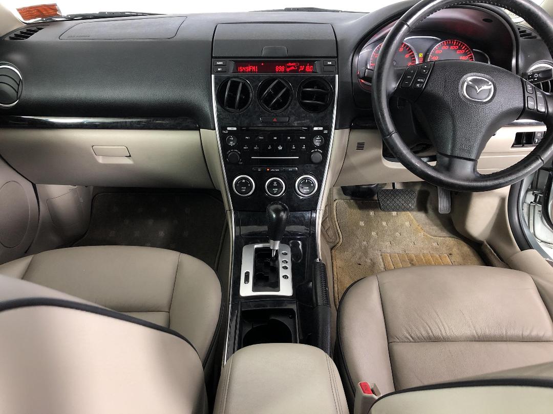 Photo '17' of Mazda Atenza