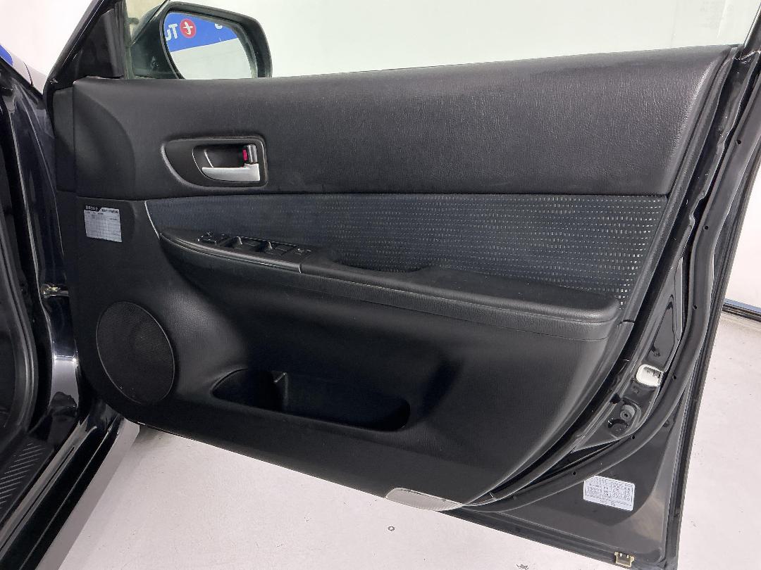 Photo '15' of Mazda Atenza