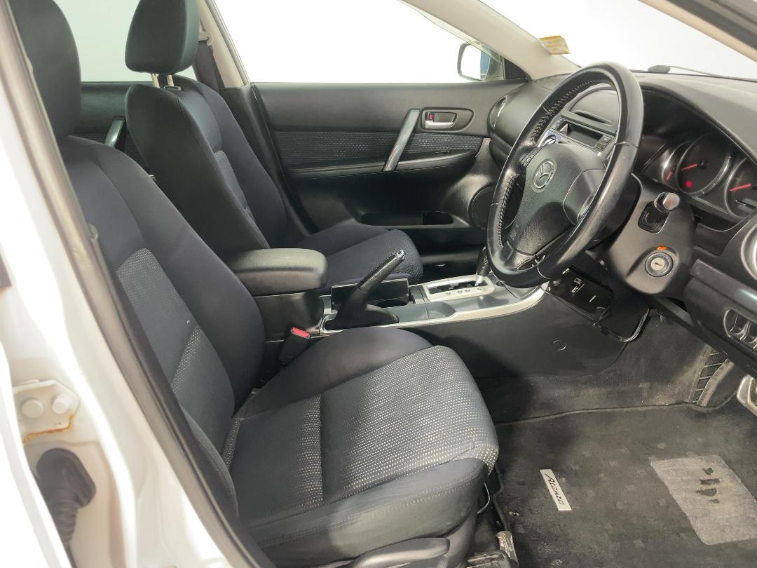 Photo '16' of Mazda Atenza