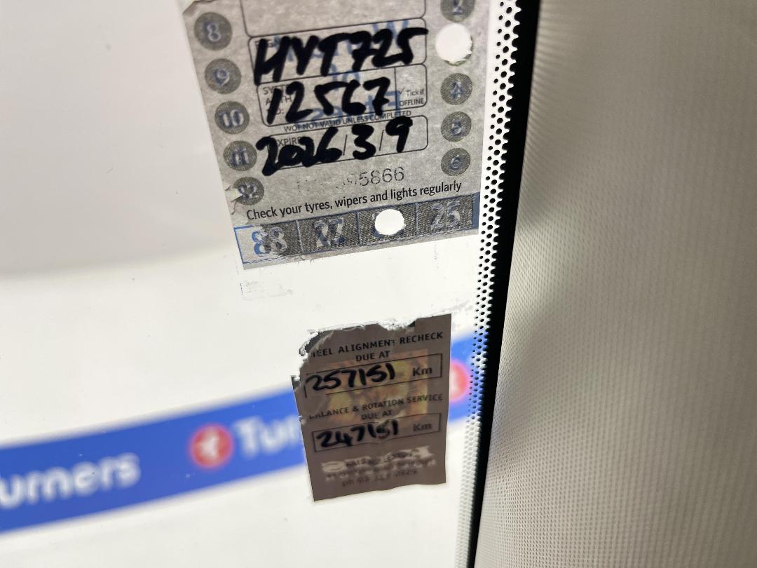 Photo '23' of Mazda Atenza