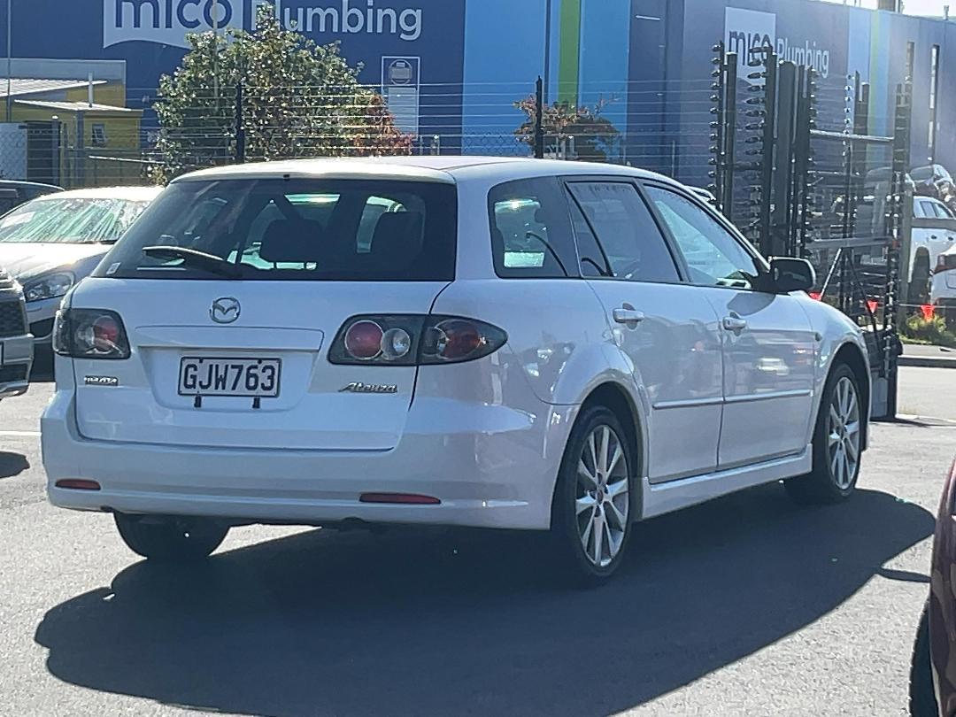 Photo '4' of Mazda Atenza