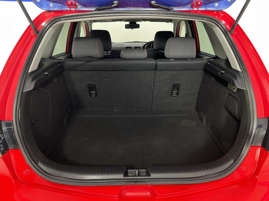 Photo '14' of Mazda Axela