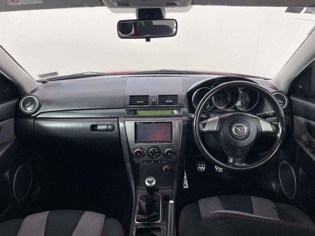 Photo '17' of Mazda Axela