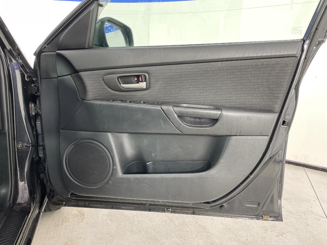 Photo '13' of Mazda Axela Photo '13' of Mazda Axela