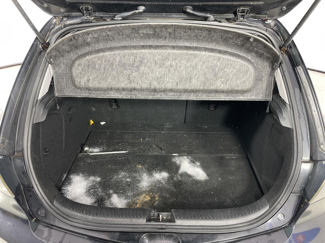 Photo '12' of Mazda Axela Photo '12' of Mazda Axela