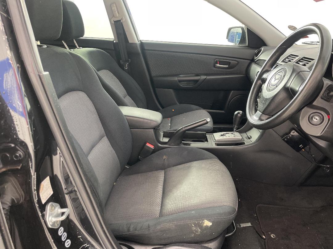 Photo '14' of Mazda Axela Photo '14' of Mazda Axela