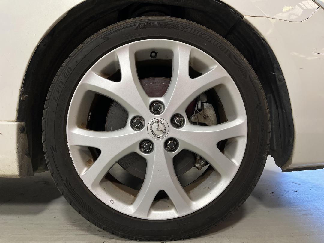 Photo '9' of Mazda Axela