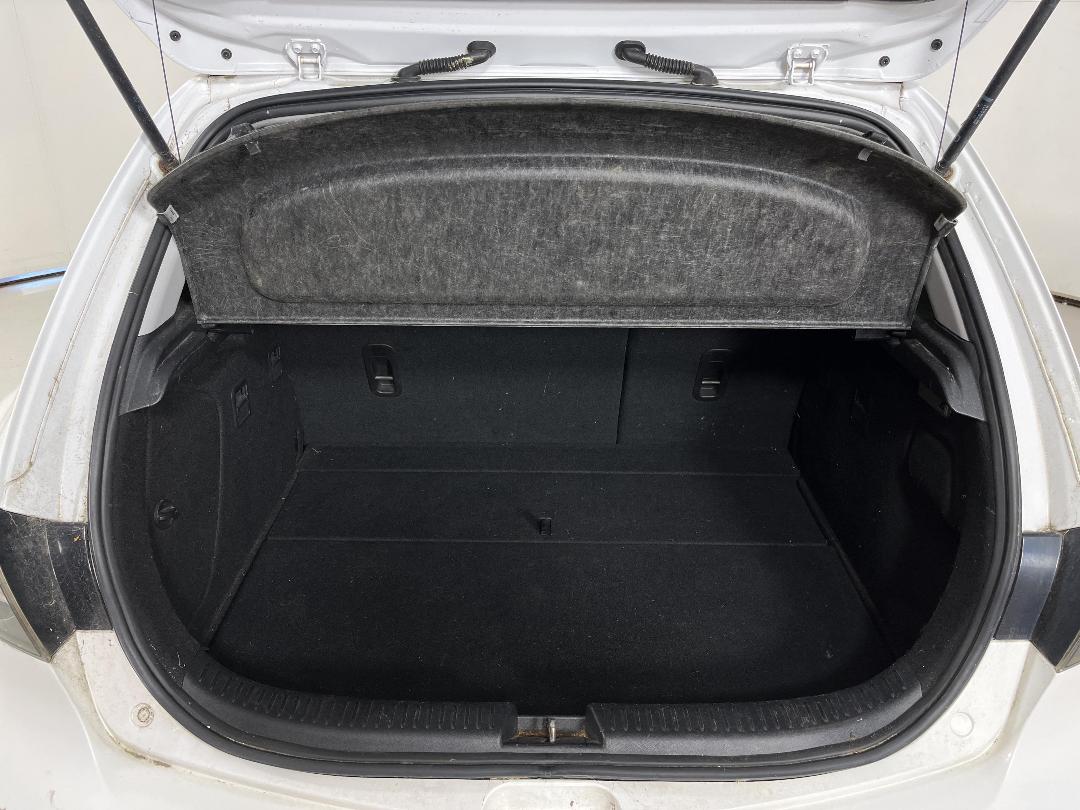 Photo '14' of Mazda Axela