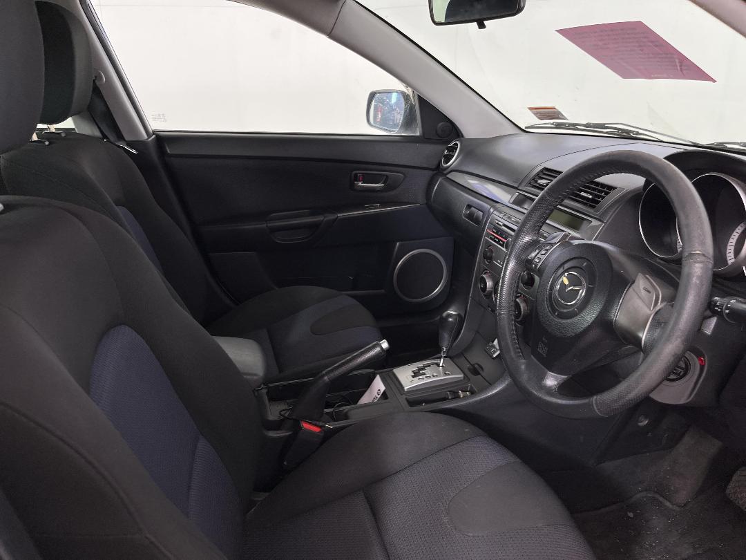 Photo '16' of Mazda Axela