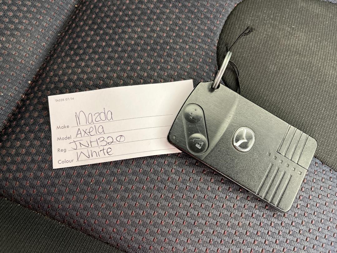 Photo '22' of Mazda Axela