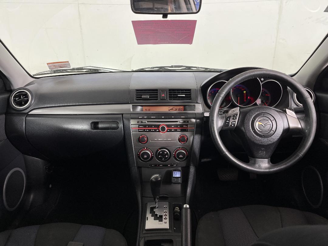 Photo '17' of Mazda Axela