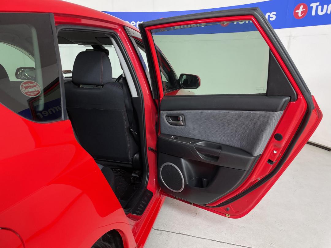 Photo '19' of Mazda Axela