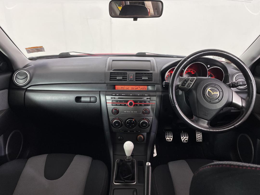 Photo '17' of Mazda Axela