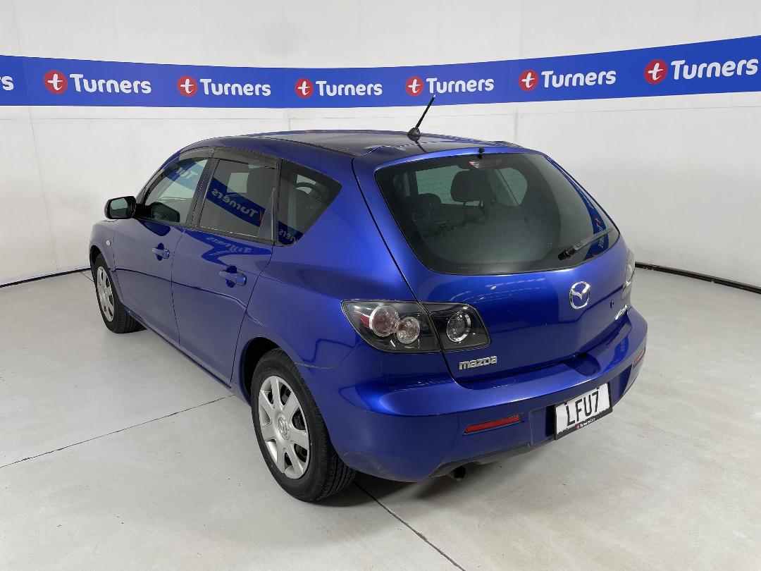 Photo '4' of Mazda Axela