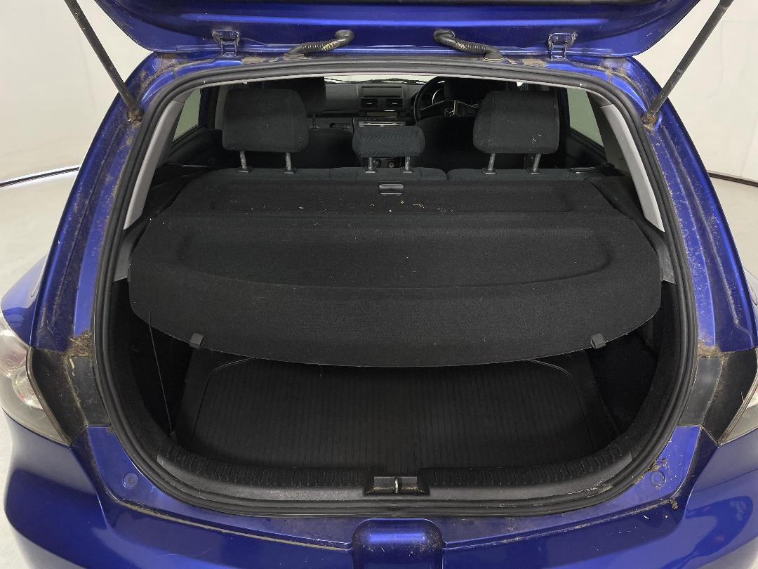 Photo '12' of Mazda Axela