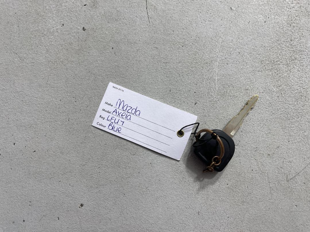 Photo '20' of Mazda Axela