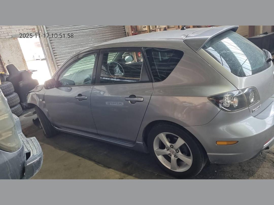 Photo '8' of Mazda Axela Photo '8' of Mazda Axela