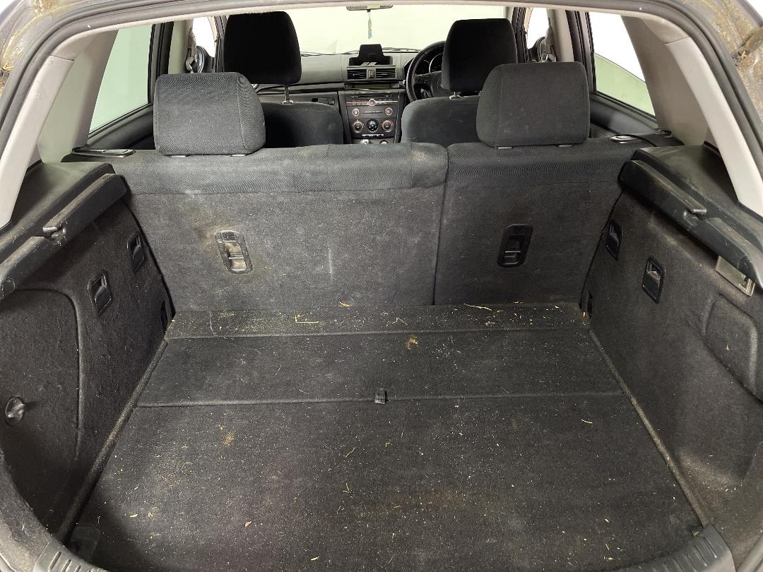 Photo '14' of Mazda Axela