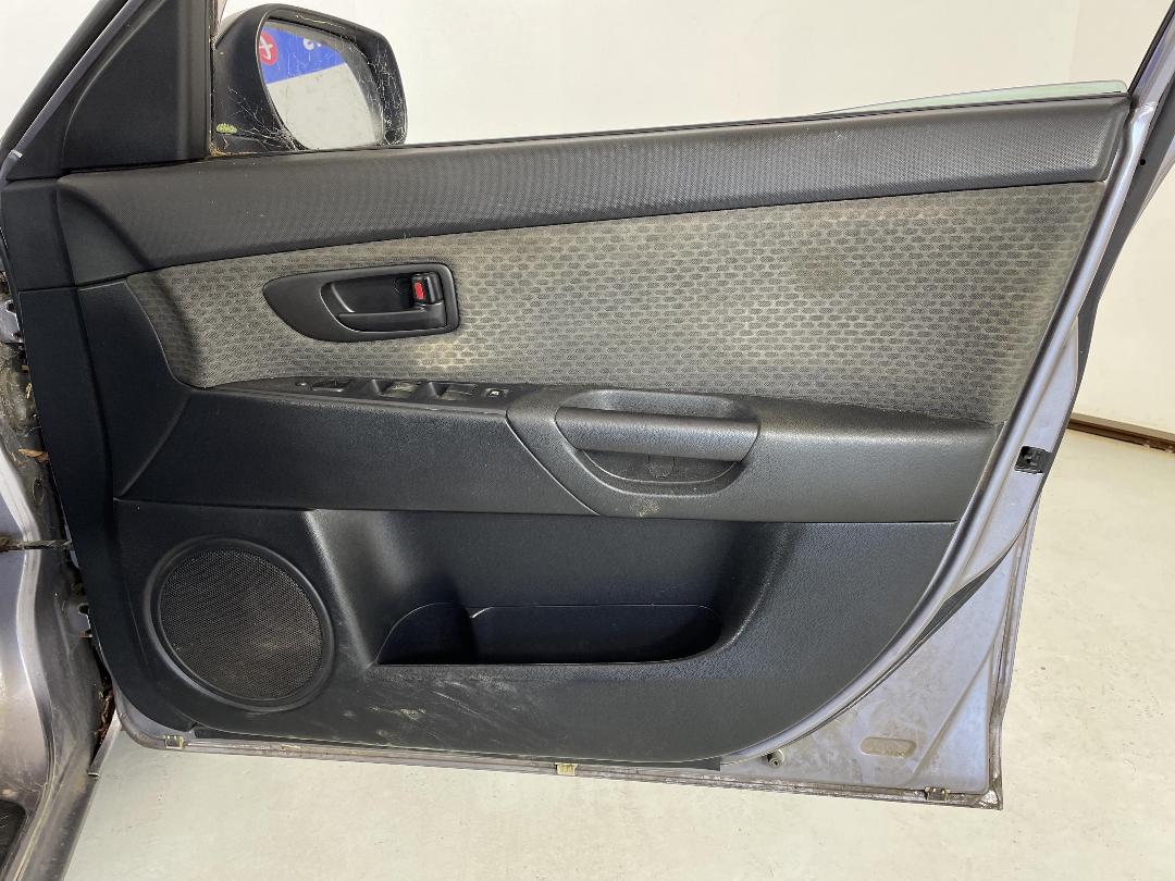 Photo '15' of Mazda Axela