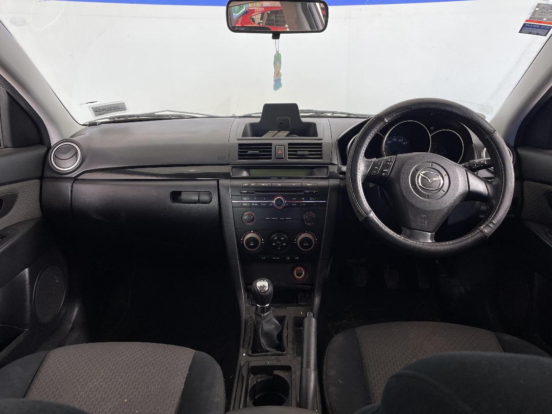 Photo '17' of Mazda Axela