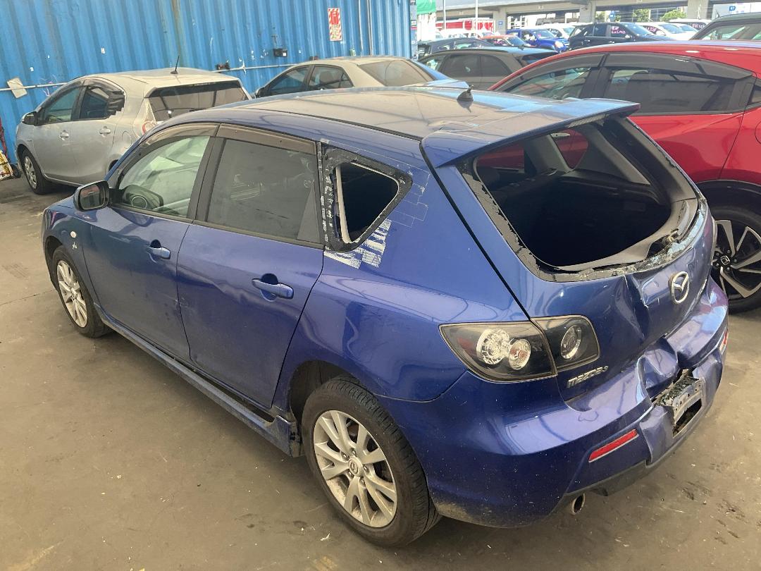 Photo '10' of Mazda Axela Photo '10' of Mazda Axela