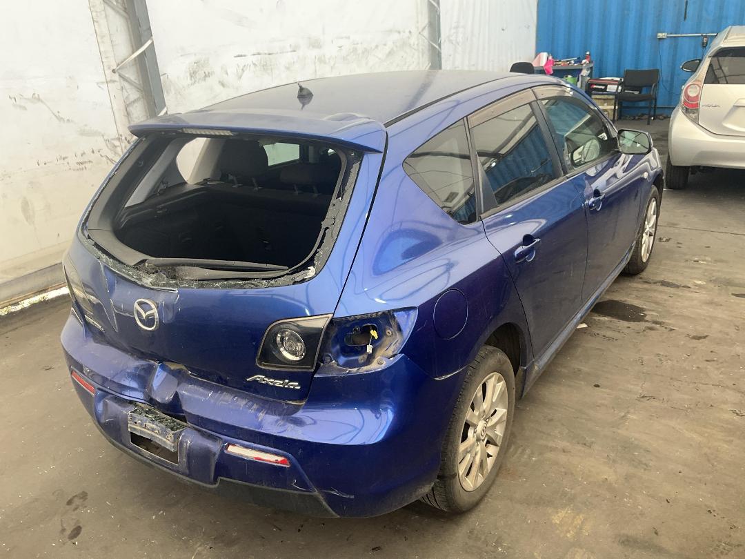 Photo '15' of Mazda Axela Photo '15' of Mazda Axela