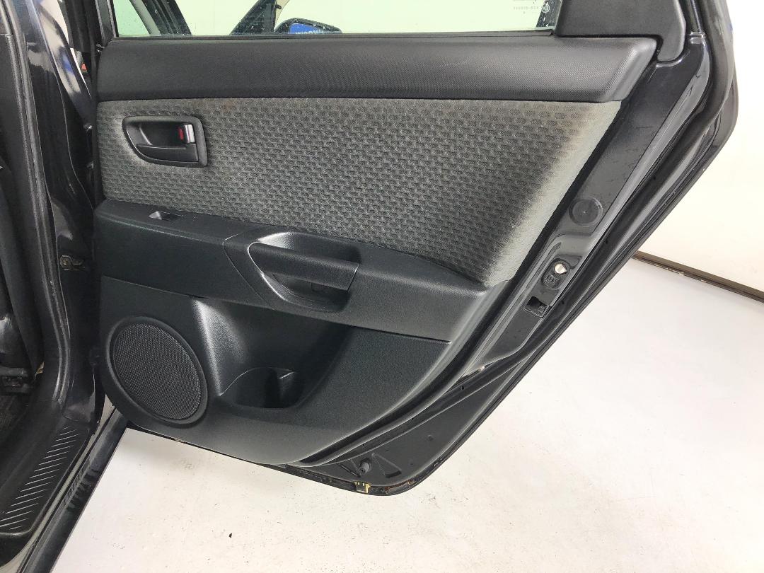 Photo '19' of Mazda Axela