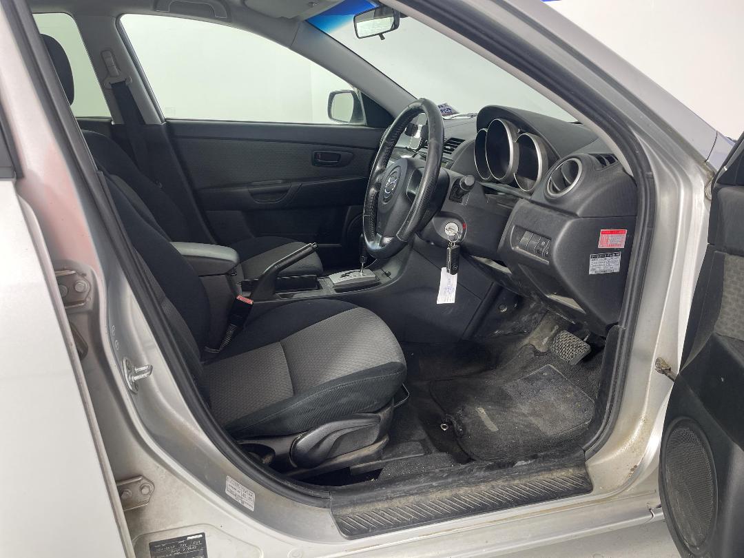 Photo '16' of Mazda Axela