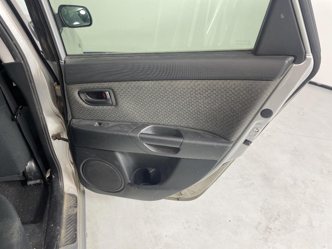 Photo '19' of Mazda Axela