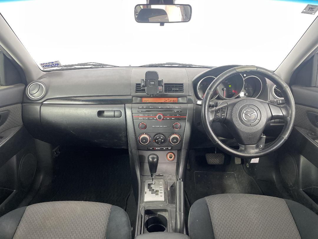 Photo '17' of Mazda Axela