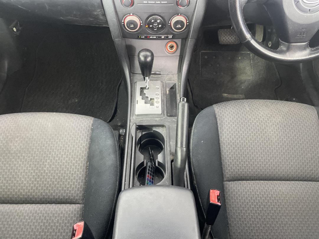 Photo '18' of Mazda Axela