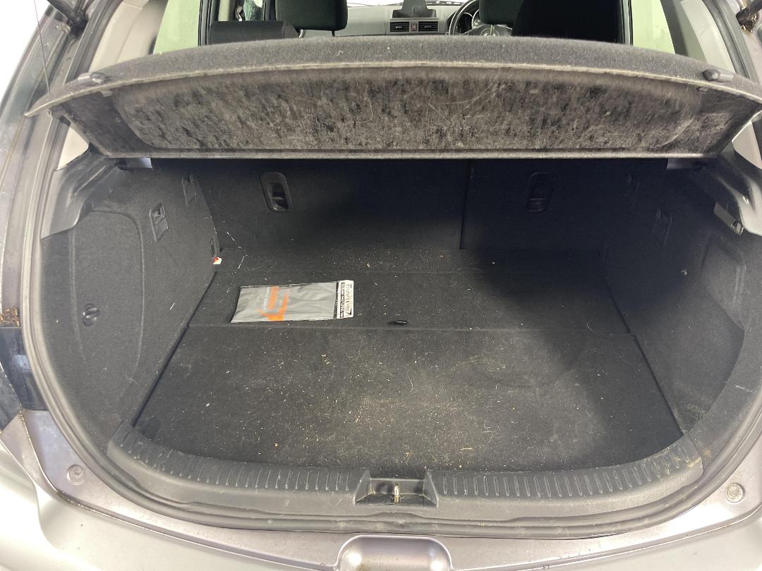 Photo '12' of Mazda Axela Photo '12' of Mazda Axela