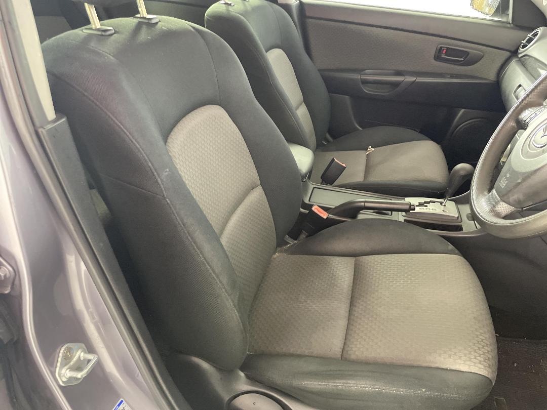 Photo '14' of Mazda Axela Photo '14' of Mazda Axela