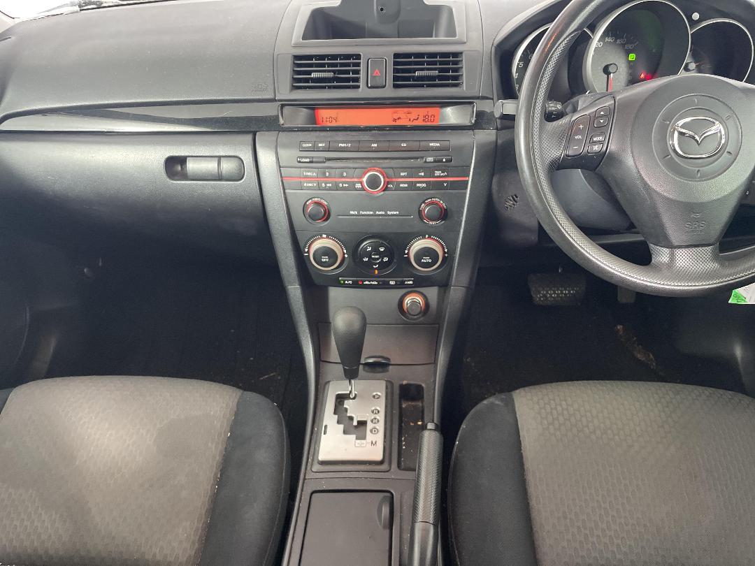 Photo '16' of Mazda Axela Photo '16' of Mazda Axela